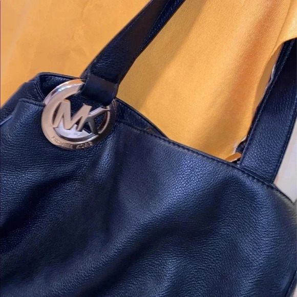 Michael kors Fulton black leather handbag Sz M - Picture 5 of 7